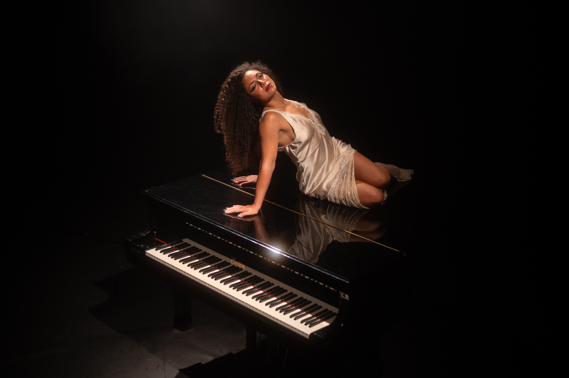 La Lune Cabaret – Moonlight Dreams